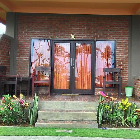 Gubug Balian Beach Bungalow Selemadeg  Zimmer foto